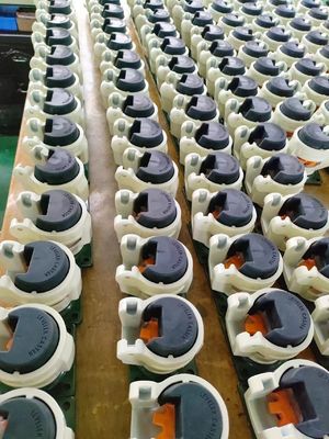 Premium Zware Verstelbare Nivellerende Zwenkwielen 86mm 110mm Met Nylon Wielen Voor Soepele Mobiliteit